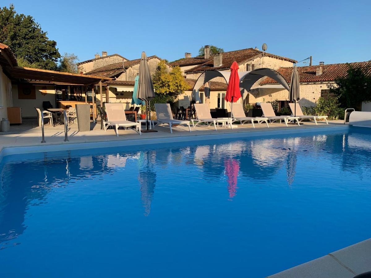 Bed and Breakfast Le Jardin Des Hirondelles Blanzaguet-Saint-Cybard Exterior foto