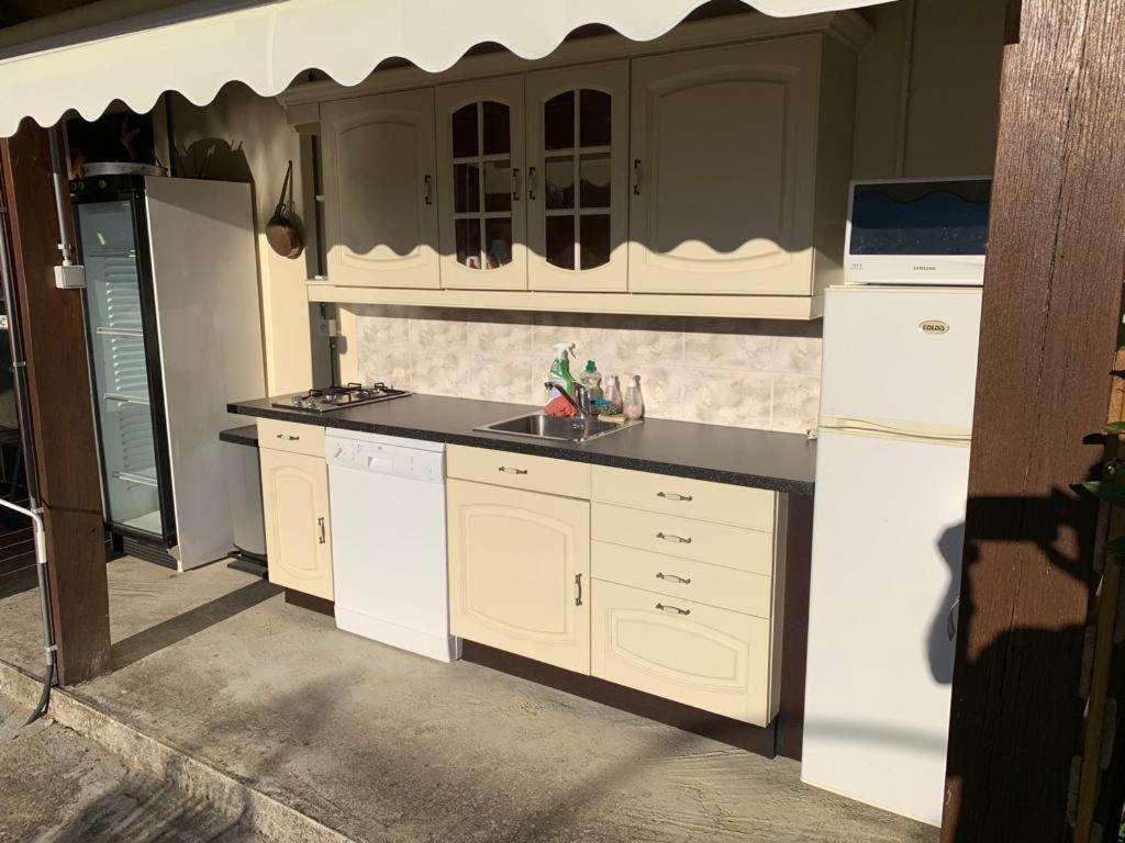 Bed and Breakfast Le Jardin Des Hirondelles Blanzaguet-Saint-Cybard Exterior foto